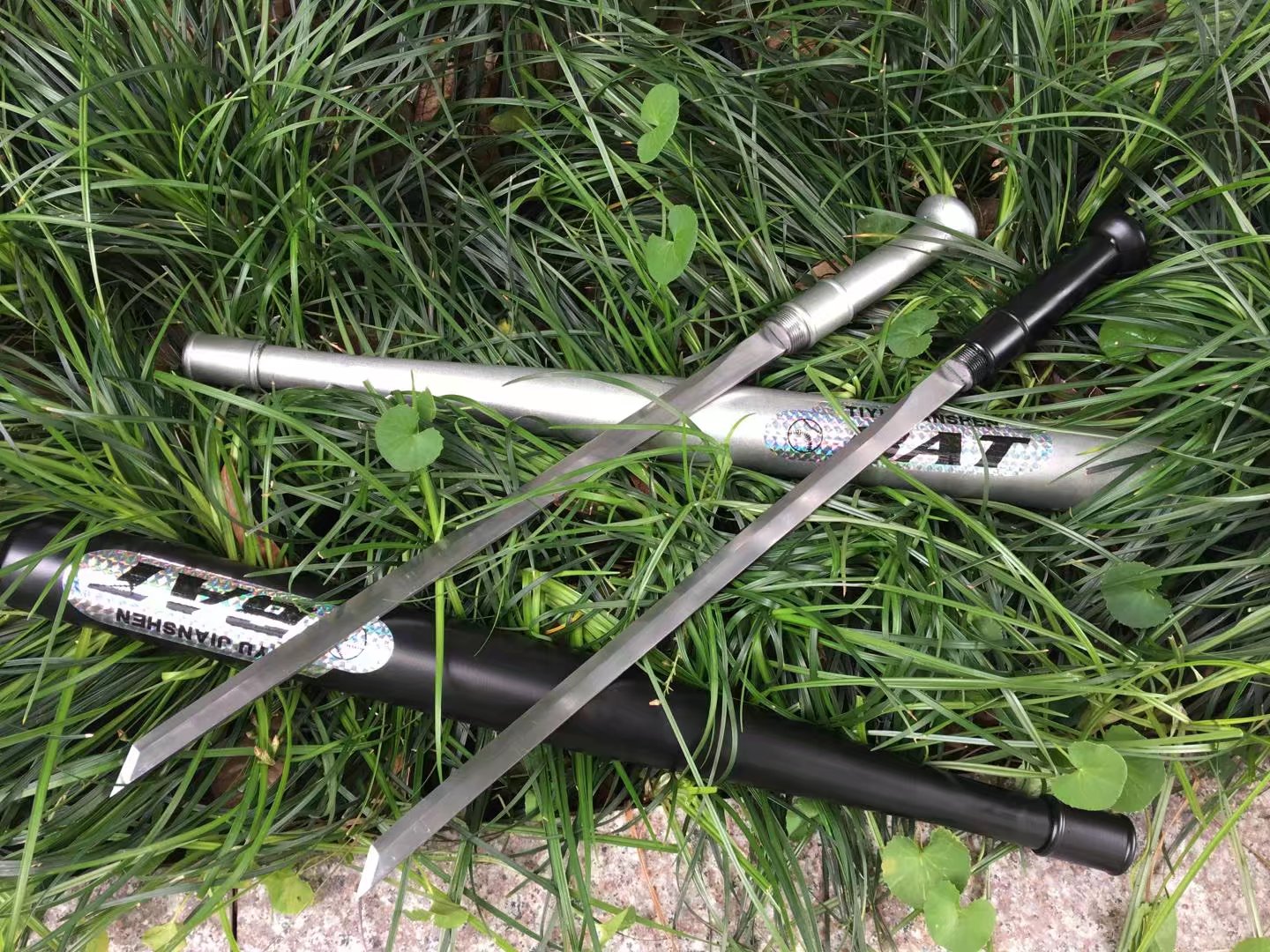 天龙:多功能双色棒球棍:全长72、刃长41、刃宽2.0,手工锻打精美多功能户外用品锋利版收藏200(另锦盒加10)-龙泉刀剑批发网