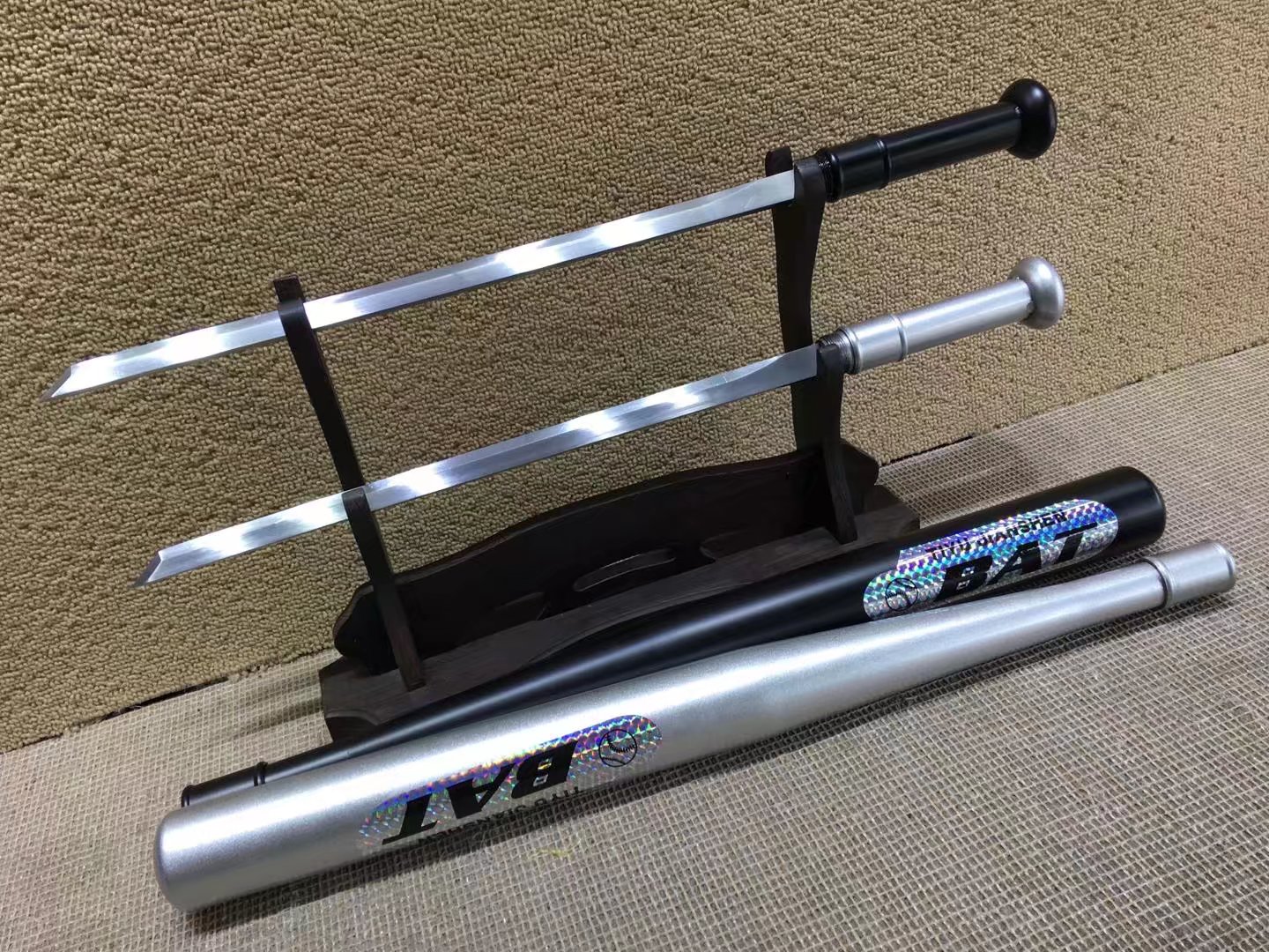 天龙:多功能双色棒球棍:全长72、刃长41、刃宽2.0,手工锻打精美多功能户外用品锋利版收藏200(另锦盒加10)-龙泉刀剑批发网