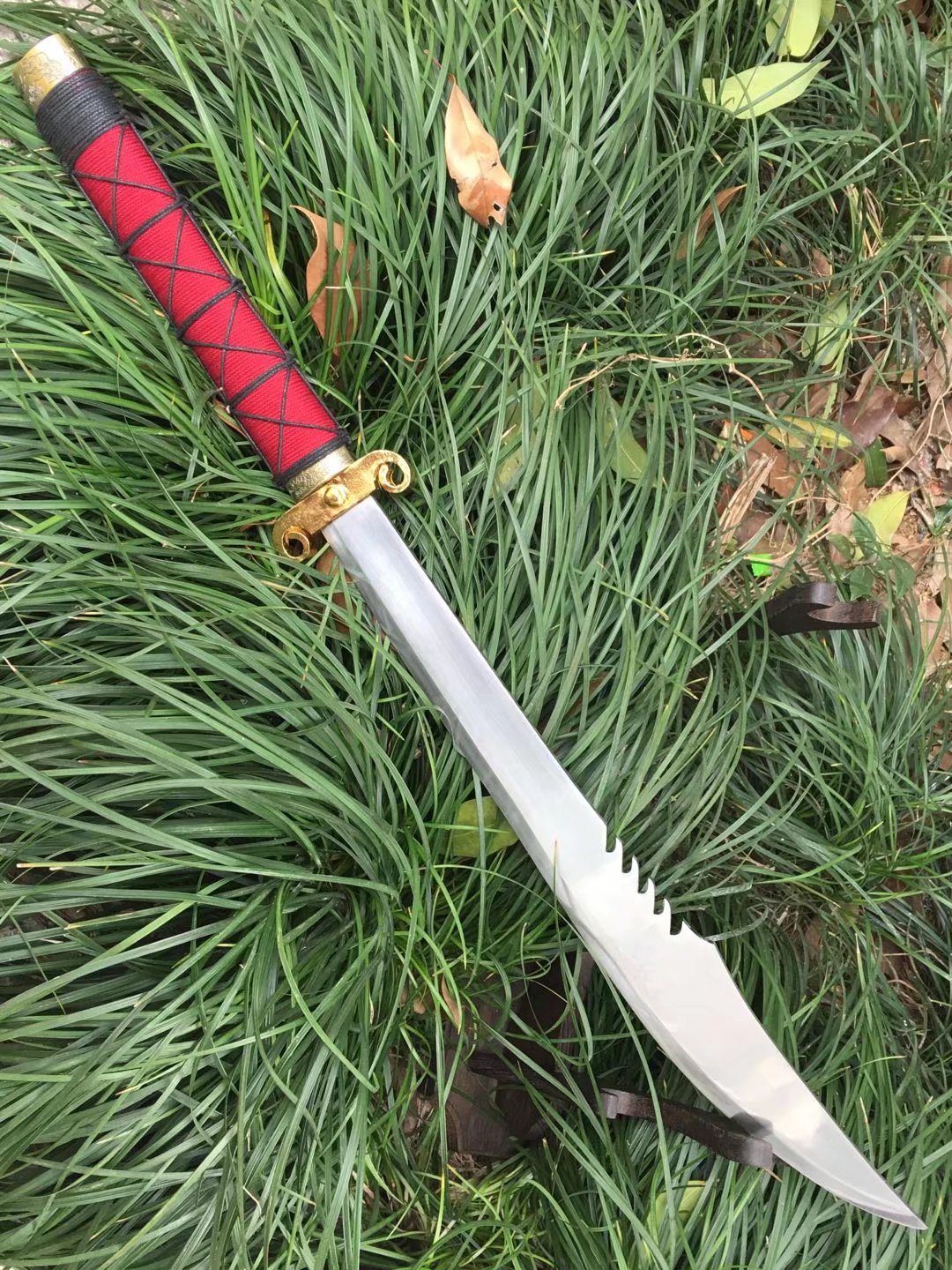 红军刀:全长74cm、刃长45cm、刃宽5.5cm、厚0.5cm、重1.10kg,手工锻打可砍可刺锋利版收藏300-龙泉刀剑批发网