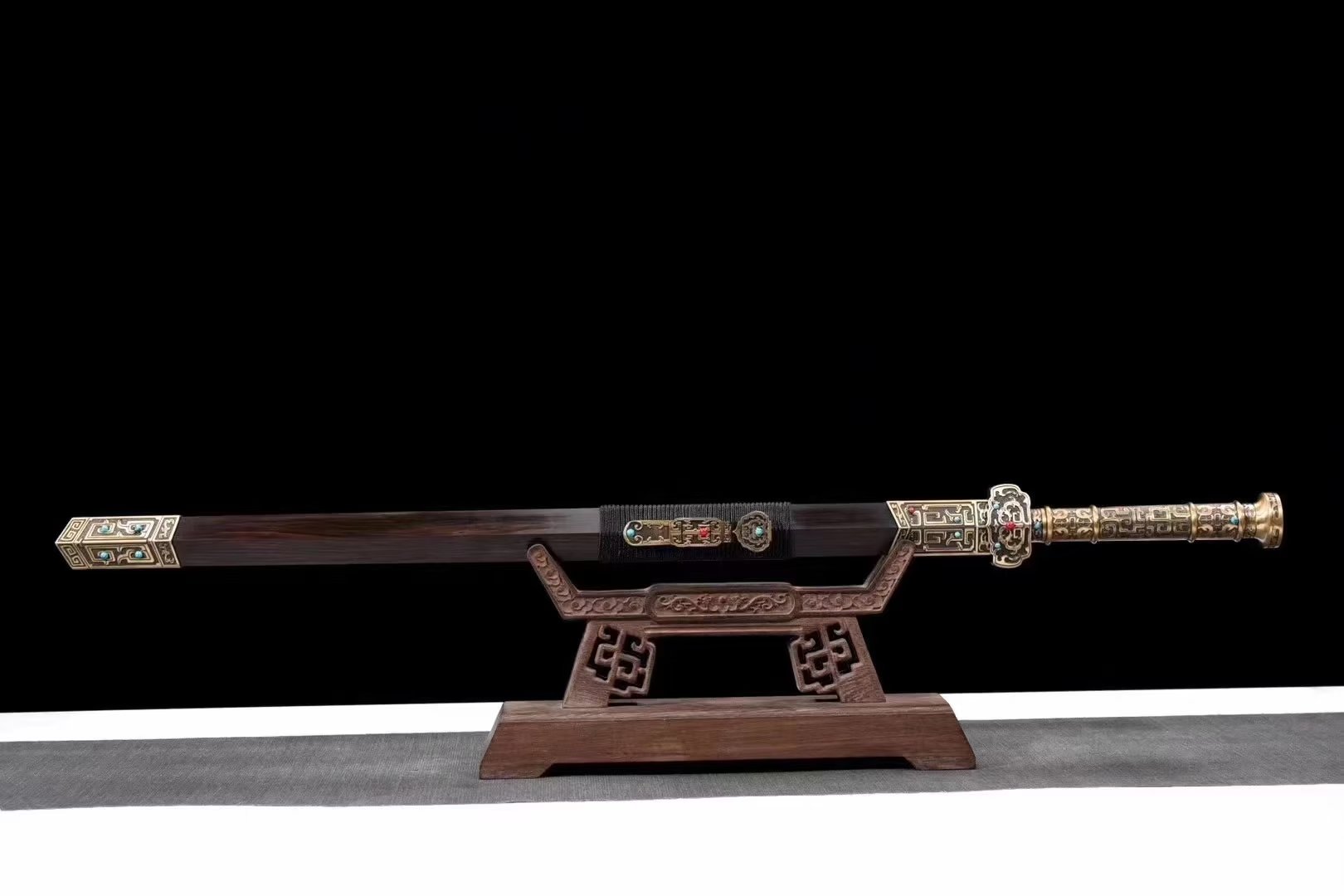 羽毛纹承影神剑:售价3000、尺寸、全长105cm 、韧长76cm 柄长26cm 韧宽3.7cm,韧厚0.80cm 、带鞘全重2.10Kg ...