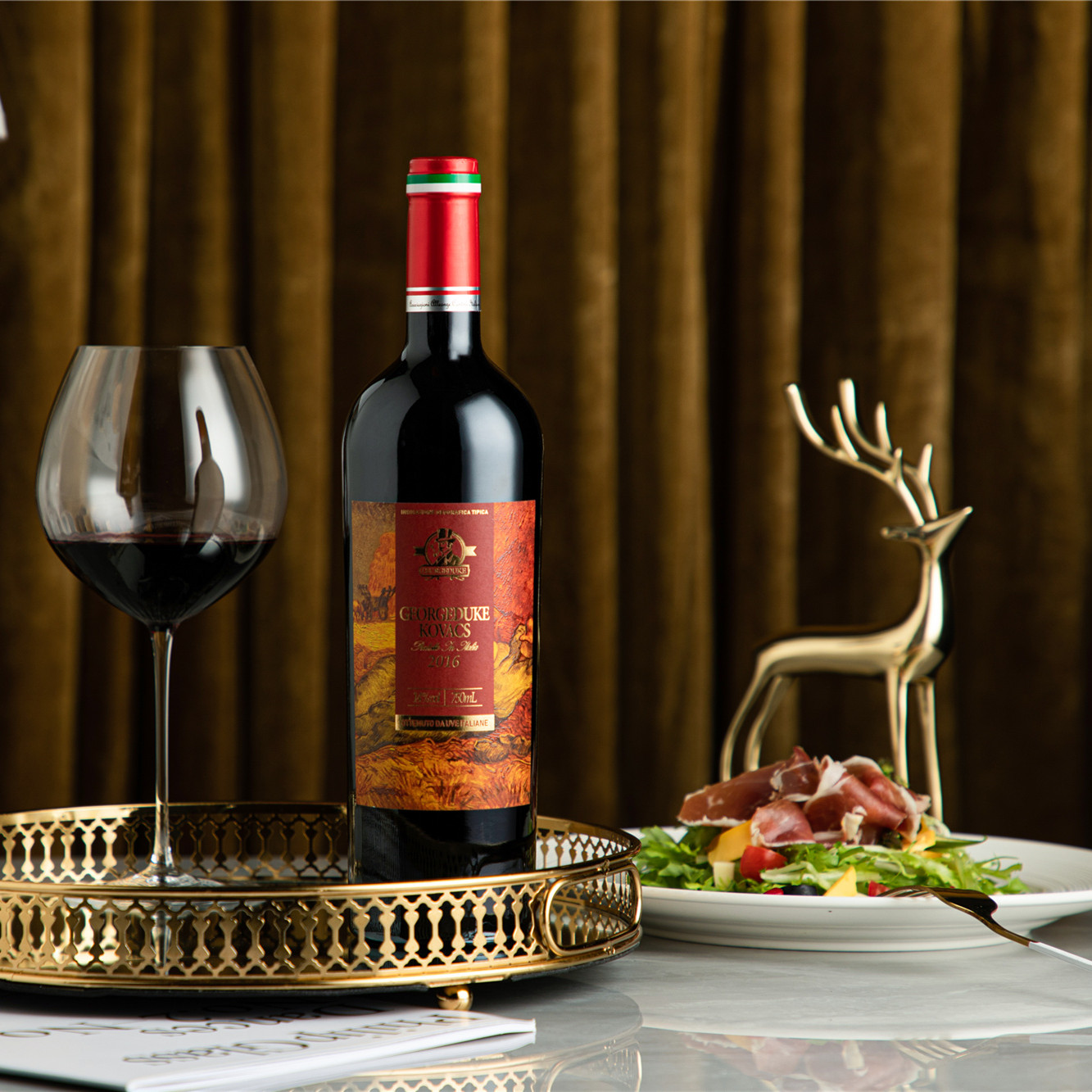 卡维斯西拉干红葡萄酒图片