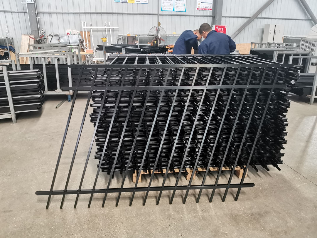 Aluminum Fence Panels Assembling 