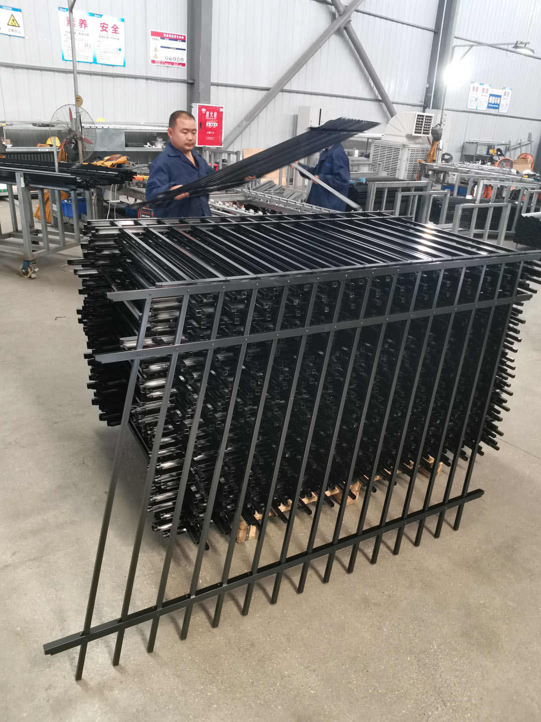 rackable steel fence