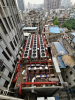 旧冷水塔及冷水他原混凝土制基础、旧冷却水管的拆除工程；安装新冷水主机组，水管管路及其辅件的安装工程，安装新冷冻水泵变频控制系统等