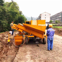 沐鑫轮式路沿石滑模机施工现场-4