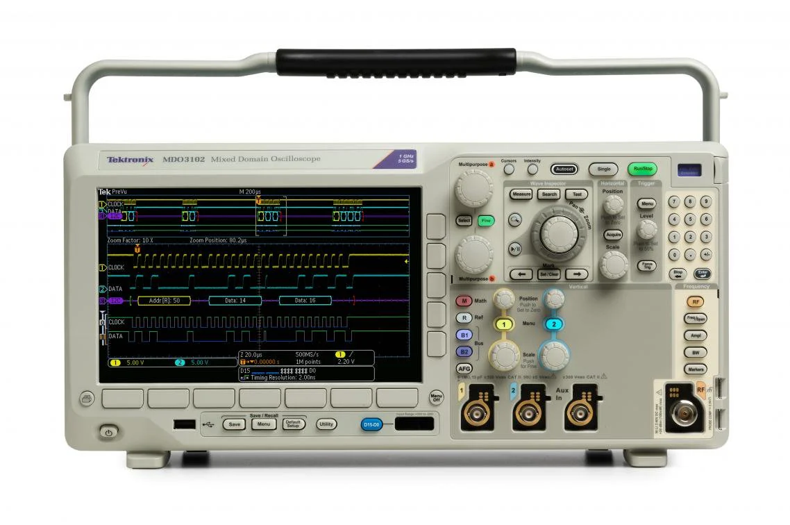 Tek-mdo3102-360_01a_I2C_w_Digital-and-Monitor-buttons-lit