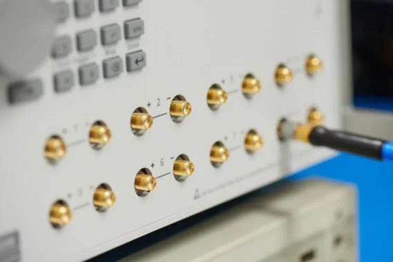 awg5200-arbitrary-waveform-generator-channel-closeup