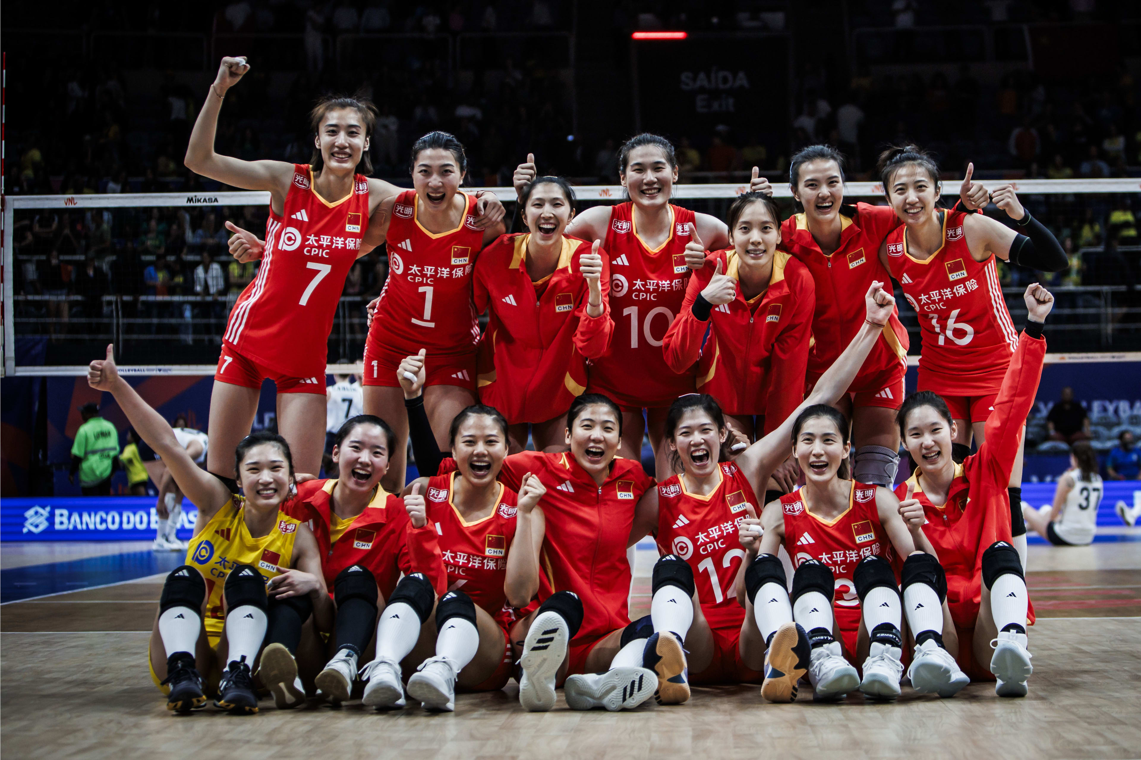中国女排3比1逆转美国 收获世联赛两连胜