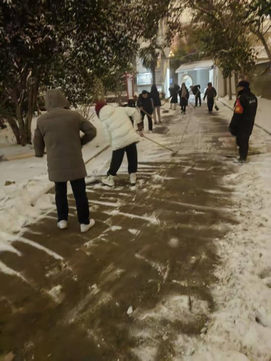 0e6092392bff70f09675cbc3b954dc63