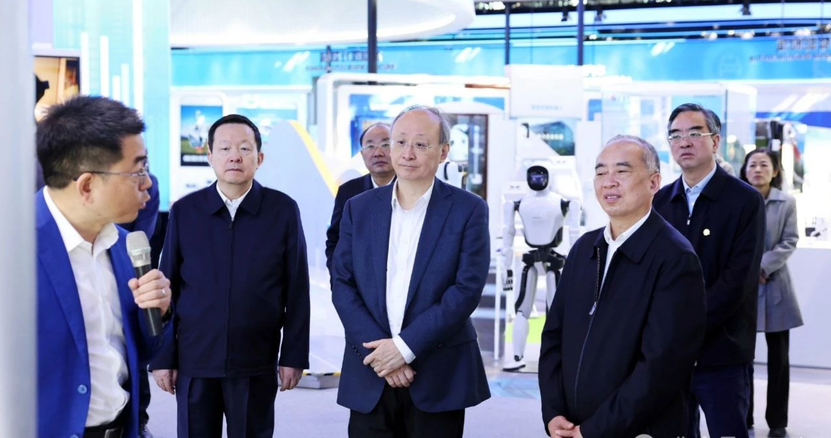 察看创新成果展示