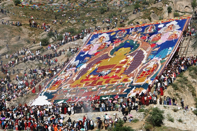 チベット仏教ゲルク派六大寺院の中最大、1416年ツォカパの弟子創建されました