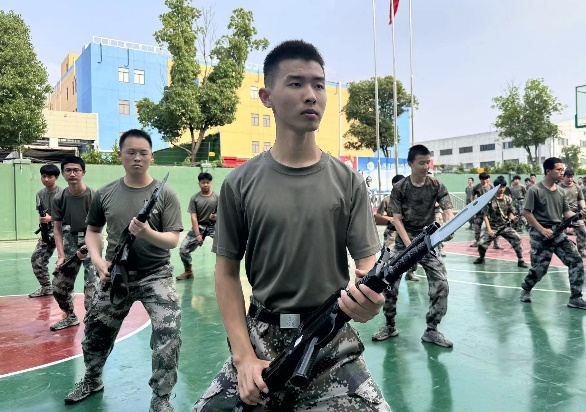 【学训同期声】烈日炎炎 不惧烤验