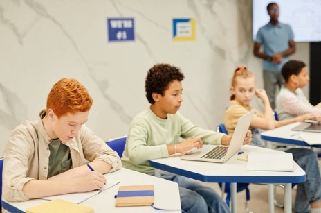 去加拿大留学需要什么条件?加拿大要托福还是雅思呢