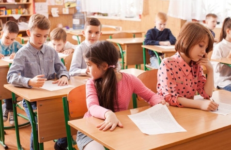 Unlock教材适合哪些学生?零基础不适合学习