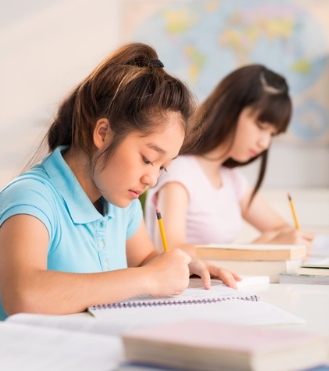 初中生使用Unlock教材是否适合