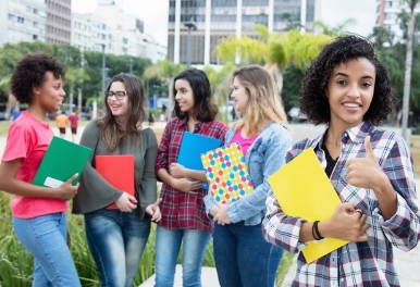 alevel课程英语基础差,alevel学几年?