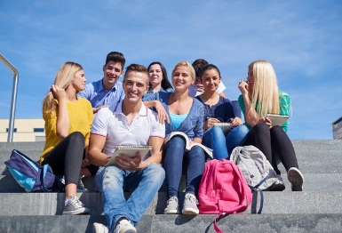 alevel必须学够两年吗?alevel需要几门成绩