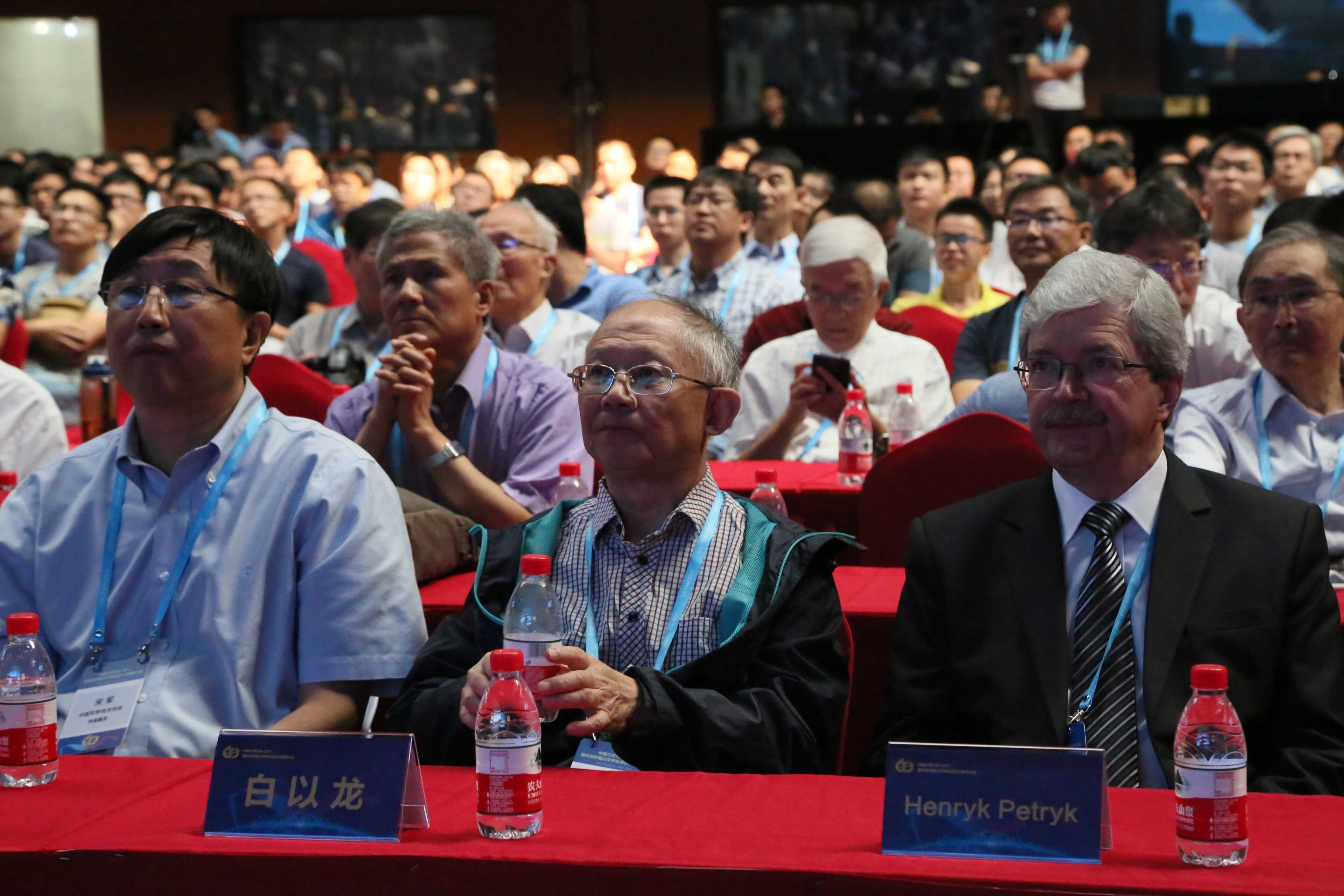 2017年8月14日，中国力学学会-2017暨庆祝中国力学学会成立60周年大会在北京举办，白以龙出席会议。