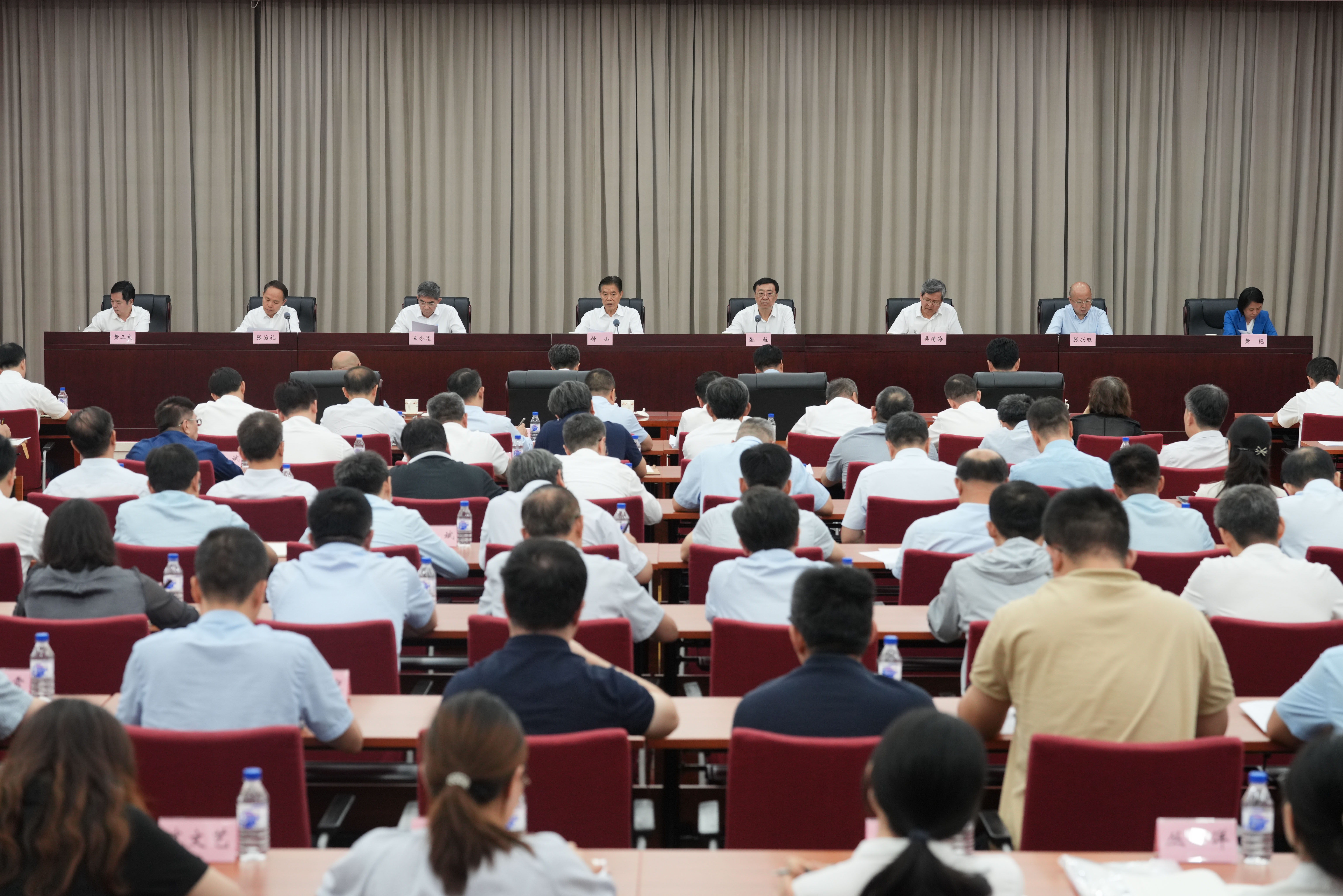 农业农村部召开树立和践行正确政绩观学习教育总结会议
