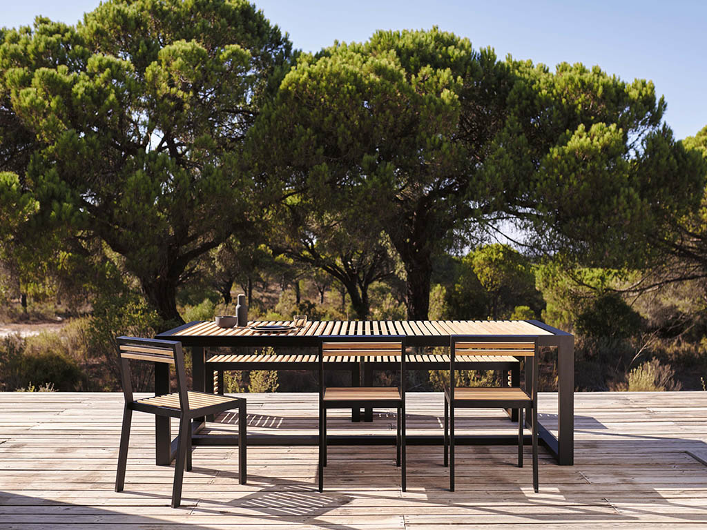 dna-teak-dining-table-black-1