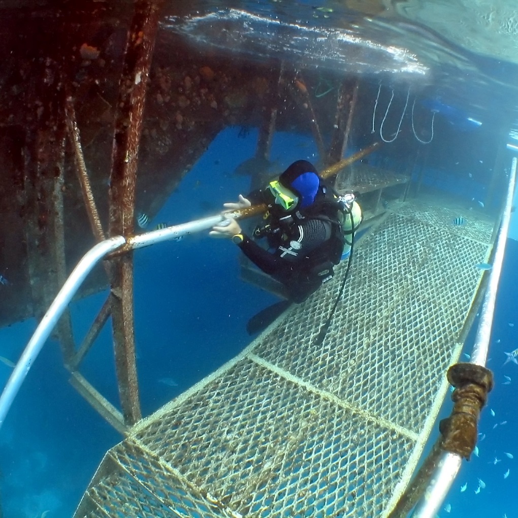 水下_Diver-Held_Thickness_Gauge-3