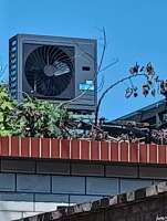 民宅125平米，末端地暖，采用一台四匹空气能变频分体机，一个供暖季费用1900元含家里用电-32d52ef00757c0913b9b19a4a260b0f