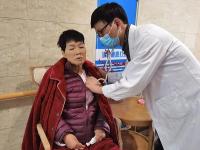 省医专家来我院给老人会诊-3