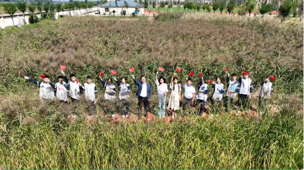 内黄一中:庆双节 一曲《芦花》唱响秋日诗篇