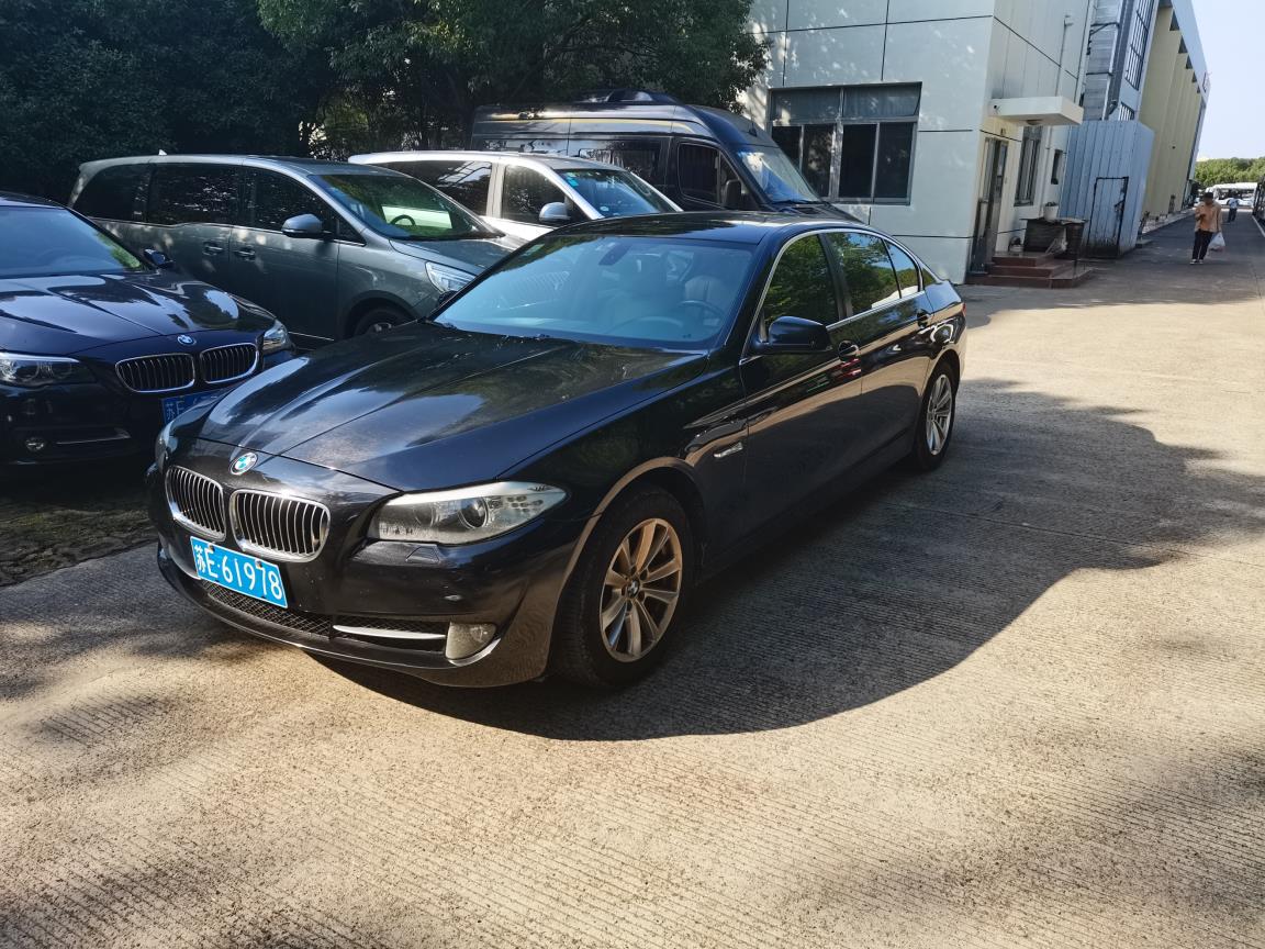 E:\金龙2台车辆\车辆照片\宝马车.jpg