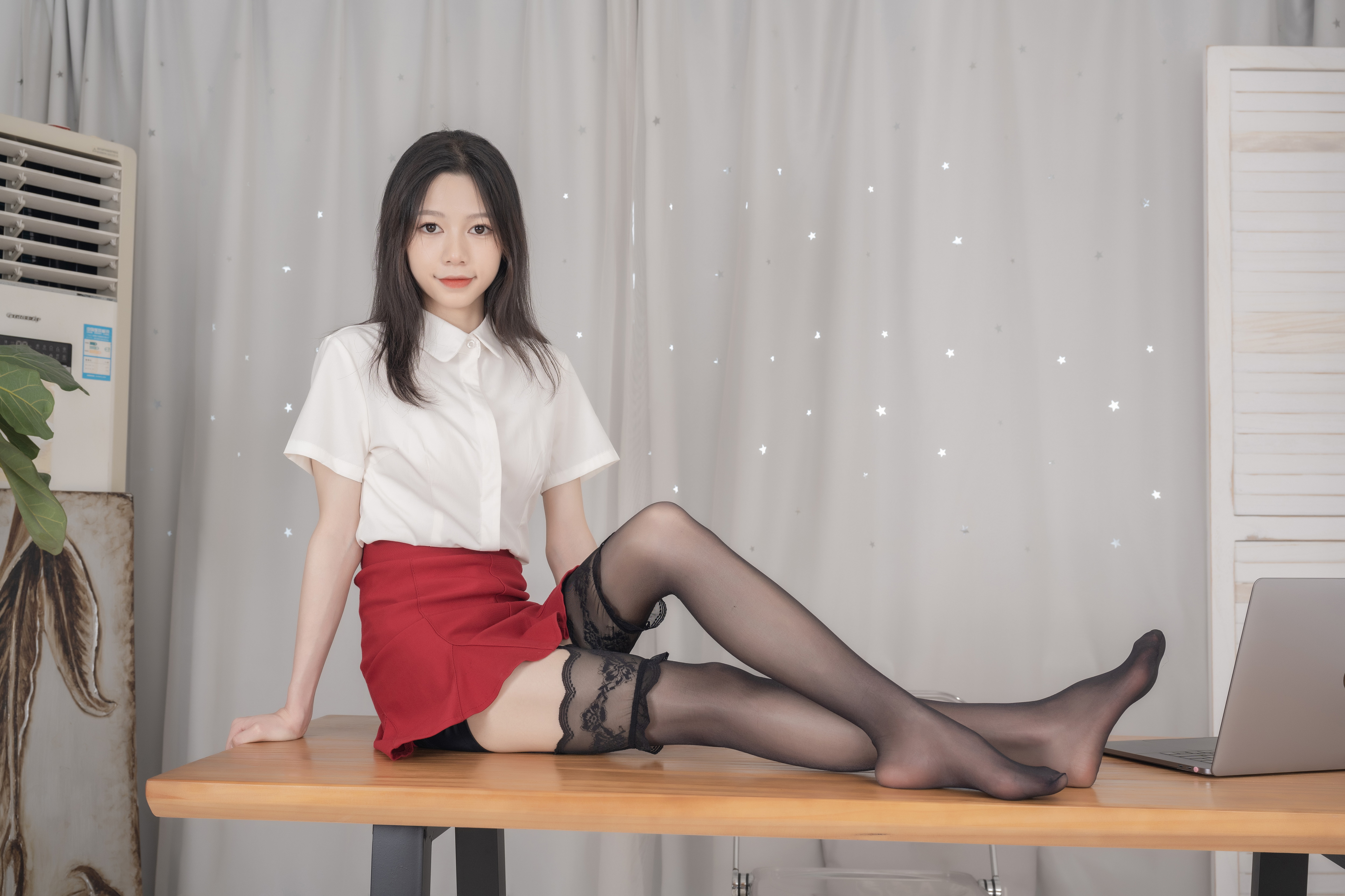 脚尖微加固蕾丝一体吊带袜