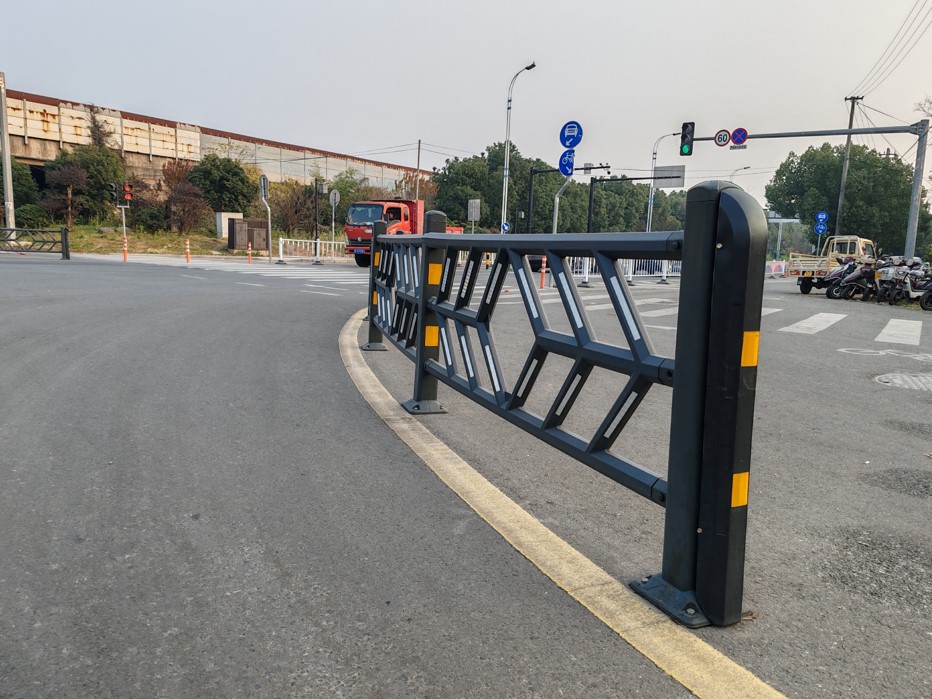 32寸LCD触摸屏