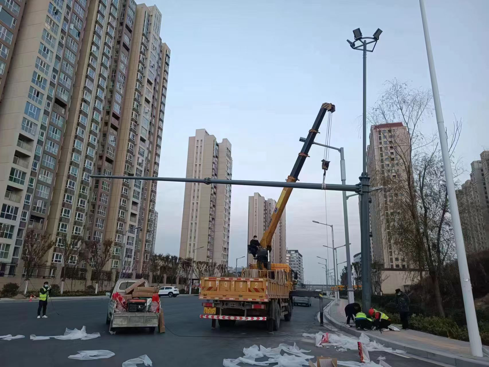 综合杆安装施工
