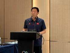 电脑前的男人

AI 生成的内容可能不正确。