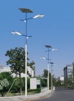 太阳能路灯-1749018387087