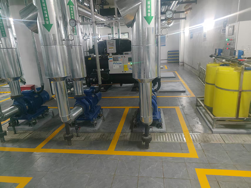 武汉徐家棚地铁口螺杆空调机组降噪工程1