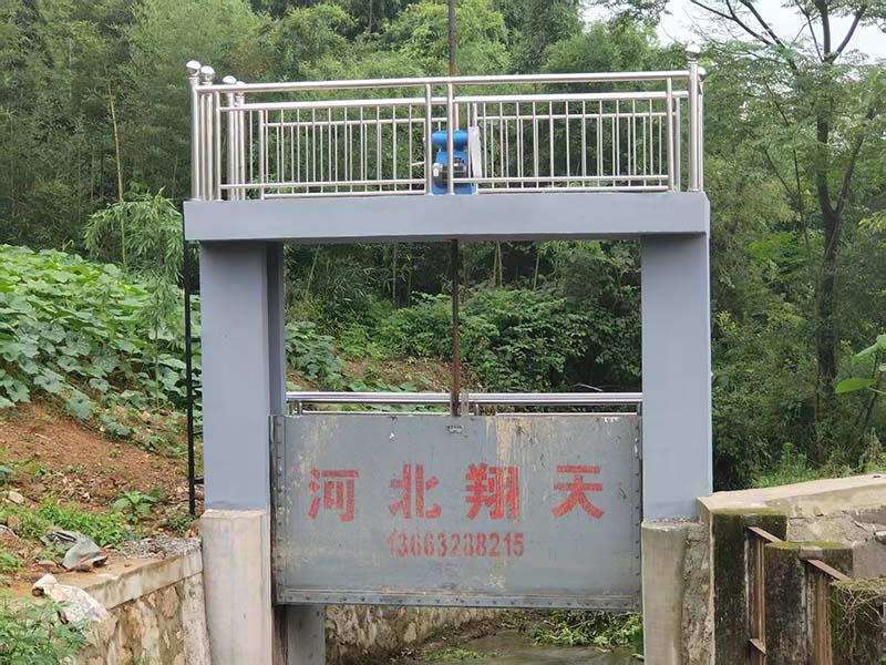 钢闸门