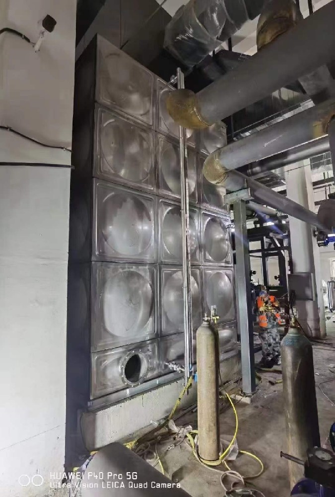 大连工地4台不锈钢水箱已交工！