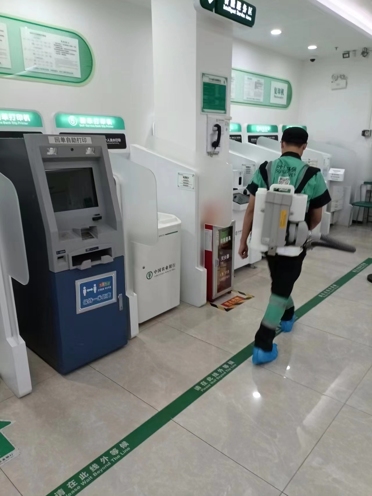 农业银行番禺洛城支行消毒施工治理现场-8c4e3a0a24d1b4cdd5fa7b7b8acc222