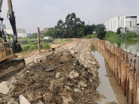 东莞华阳钢板桩河堤施工-2