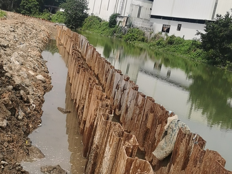东莞华阳钢板桩河堤施工-7