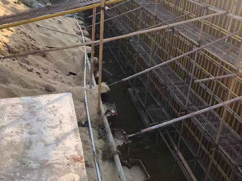 广东汕头工业园钢板桩地基施工-2