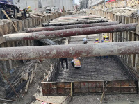 新新公路箱涵钢板桩施工-4