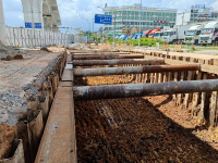 新新公路箱涵钢板桩施工-7