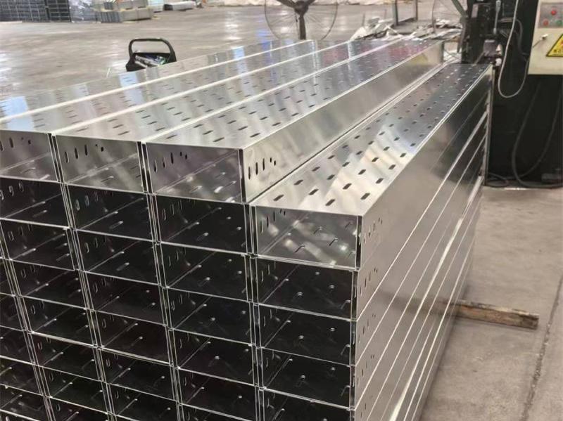 托盘式电缆桥架-8-