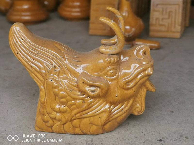 金黄琉璃瓦垂兽