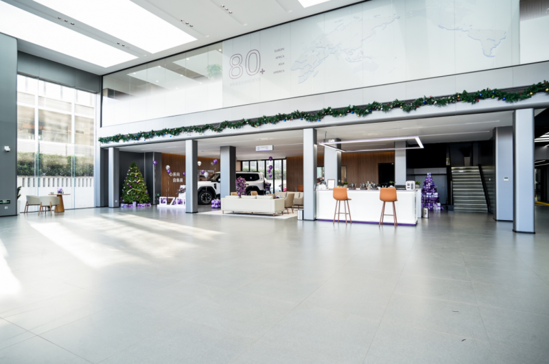 里程碑时刻！纵横第100家体验中心荣耀启幕，筑牢中国豪华越野品类生态根基