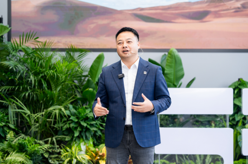 里程碑时刻！纵横第100家体验中心荣耀启幕，筑牢中国豪华越野品类生态根基