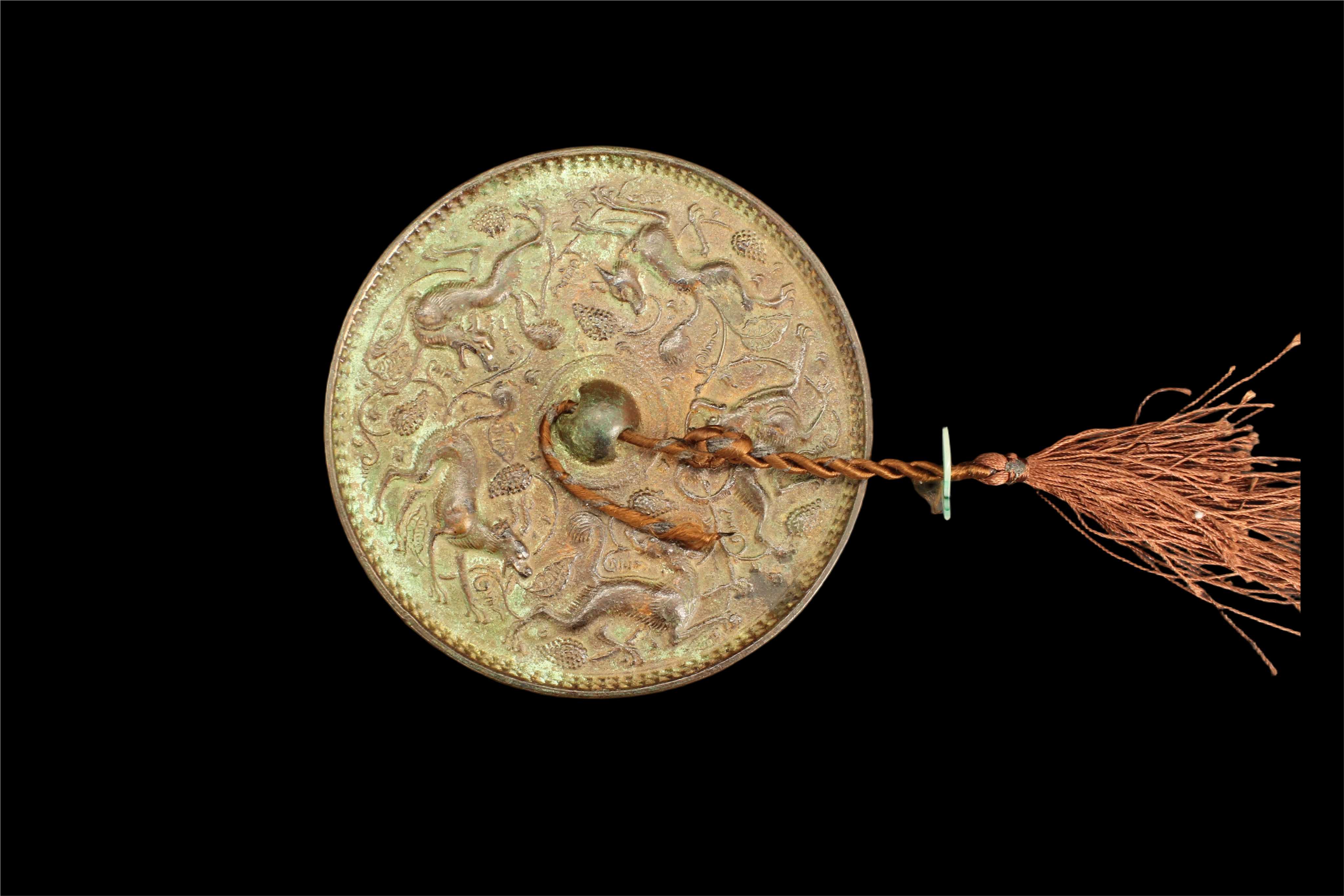 3.28唐瑞兽葡萄铜镜-IMG_7101