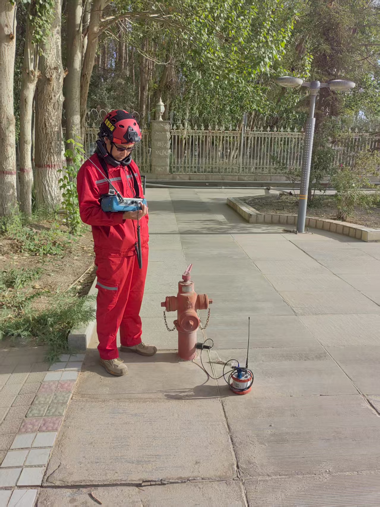 格尔木炼油厂测漏现场