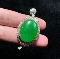 冰阳绿鸽子蛋吊坠35w